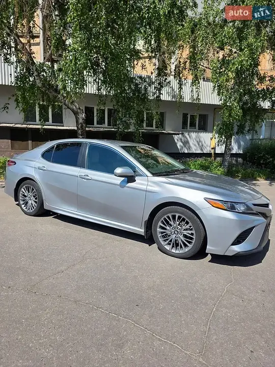 Toyota Camry 2019 photo 2