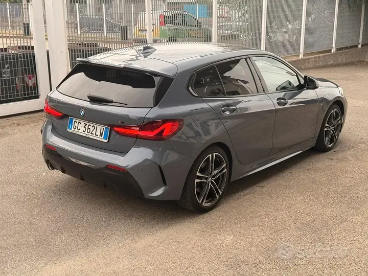 BMW 116D 2021 photo 2