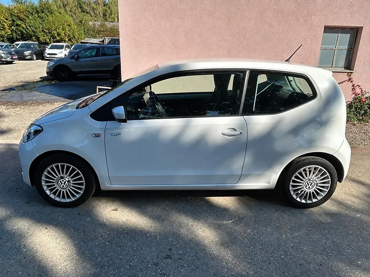 Volkswagen Up 2013 photo 2