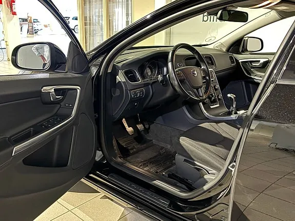 Volvo V60 2016 photo 4