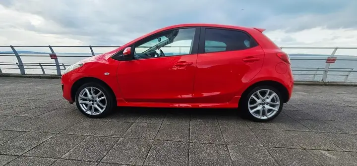 Mazda Mazda2 2014 photo 5