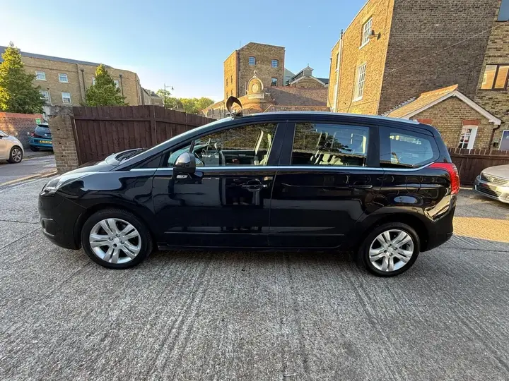 Peugeot 5008 2016 photo 5