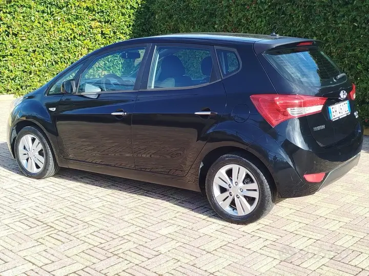 Hyundai Ix20 2011 photo 2