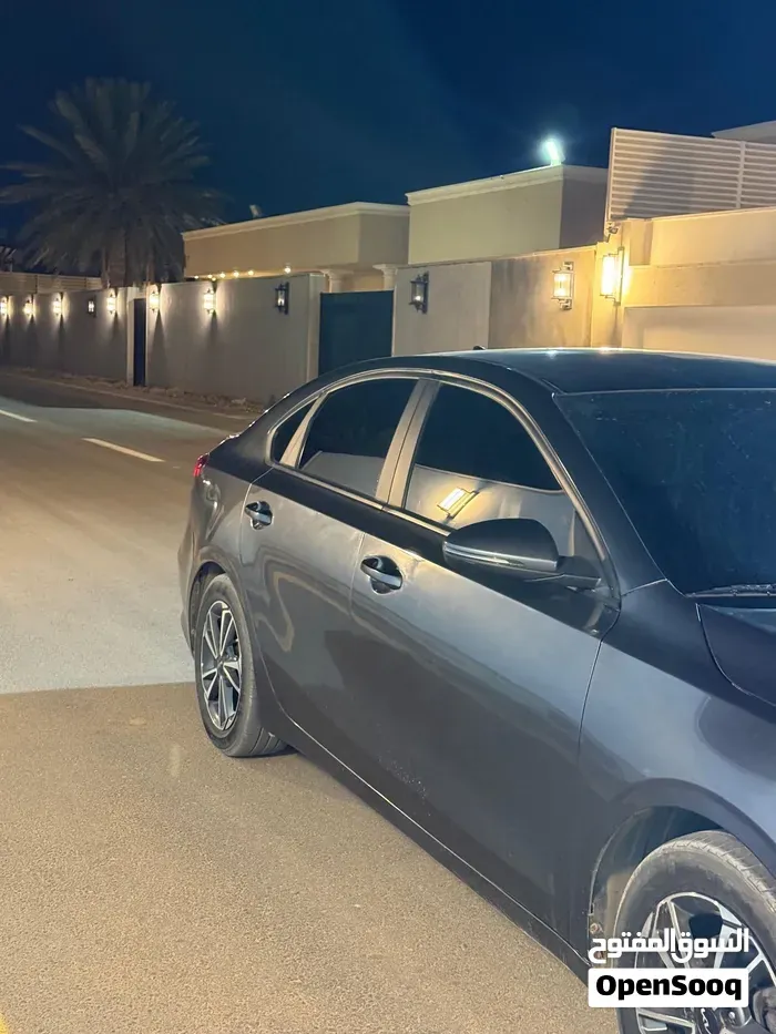 Kia Forte 2023 photo 2