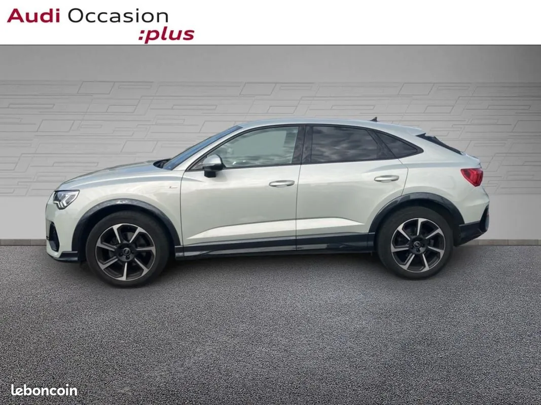 Audi Q3 2023 photo 2