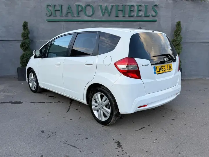 Honda Jazz 2013 photo 2