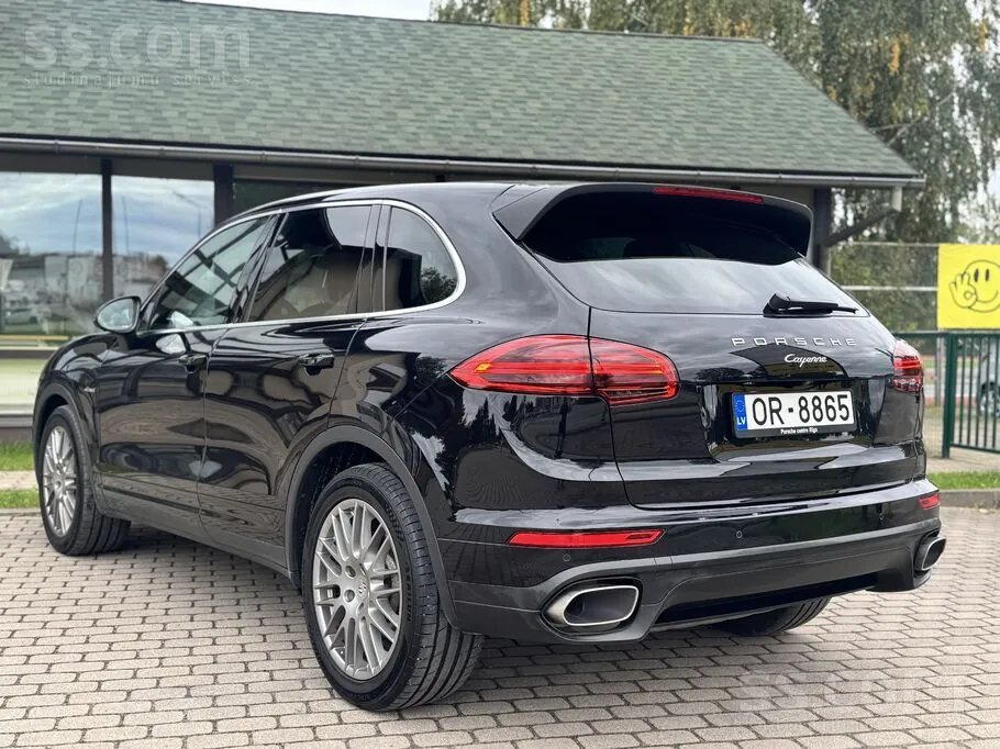 Porsche Cayenne 2016 photo 2