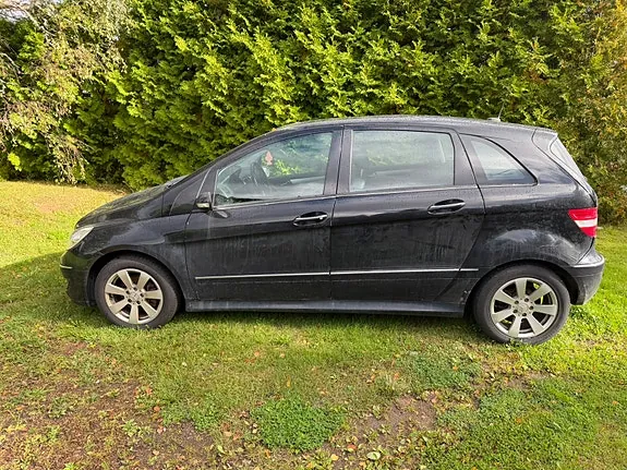 Mercedes-Benz B200
