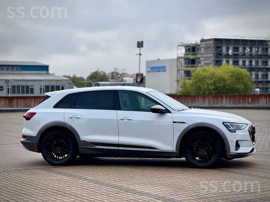 Audi E-Tron