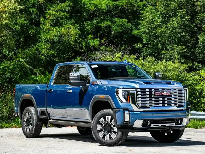GMC Sierra 2500Hd 2026 photo 2
