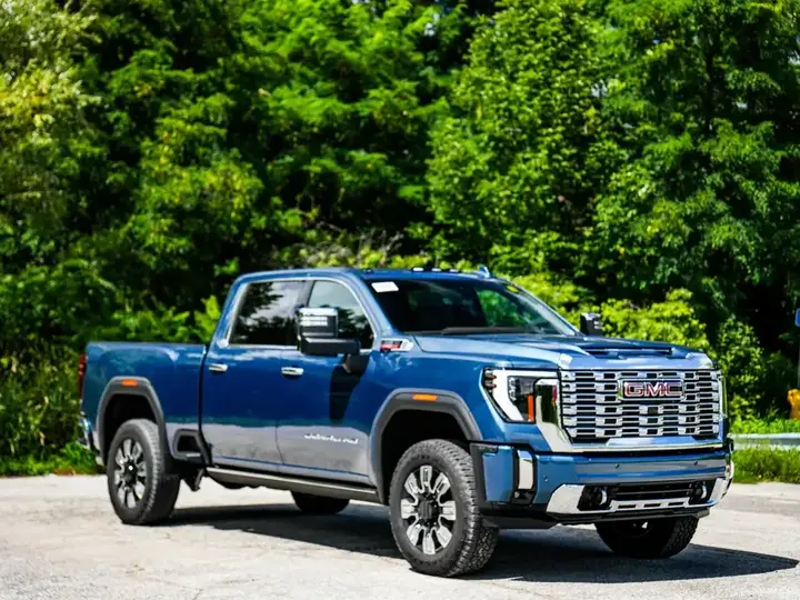 GMC Sierra 2500Hd 2026 photo 3