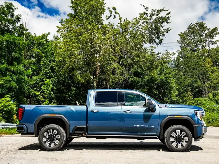 GMC Sierra 2500Hd 2026 photo 5