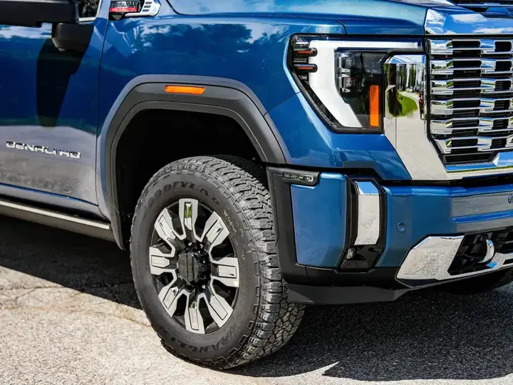 GMC Sierra 2500Hd 2026 photo 4