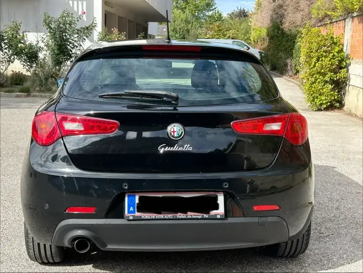Alfa Romeo Giulietta 2011 photo 3