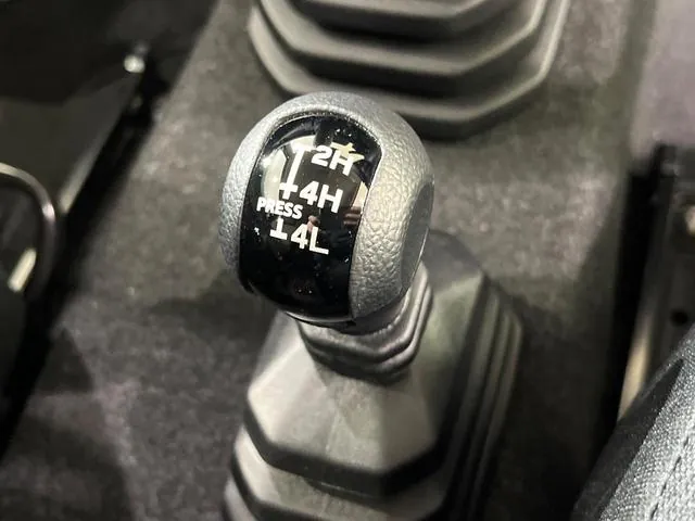 Suzuki Jimny 2025 photo 3