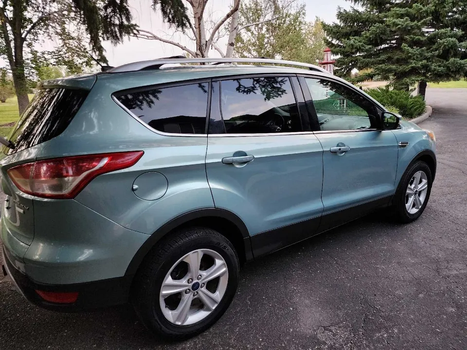 Ford Escape 2013 photo 2