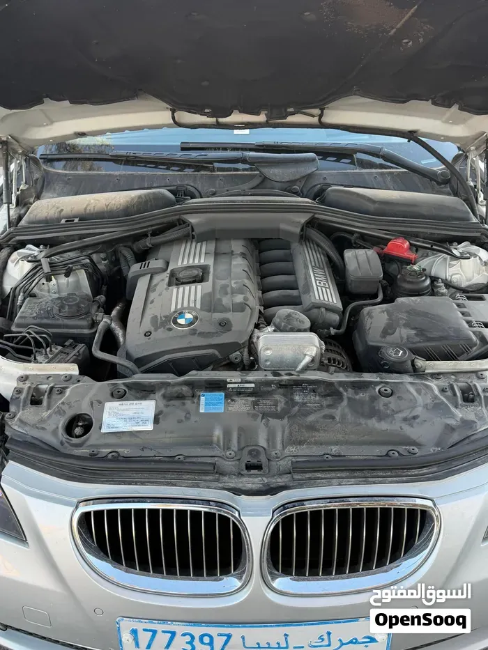 BMW 5 Series 2009 photo 2