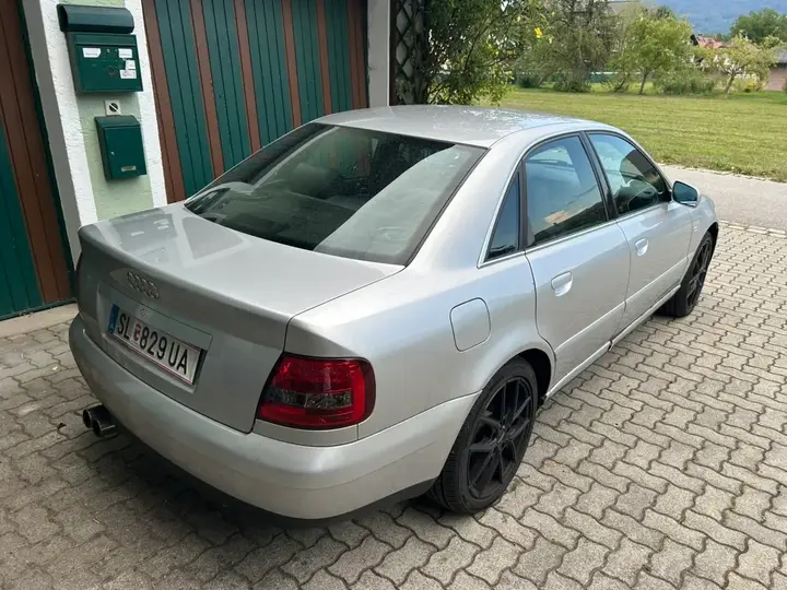 Audi A4 2000 photo 2