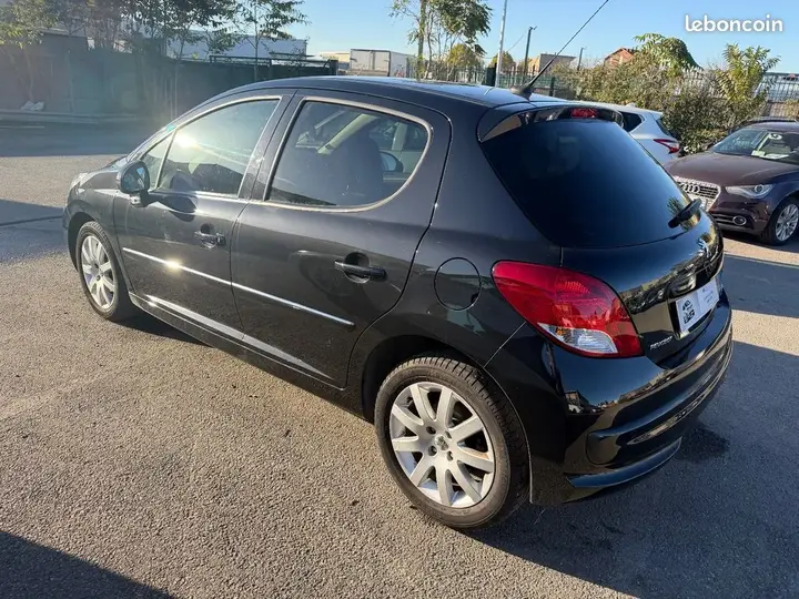 Peugeot 207 2010 photo 4