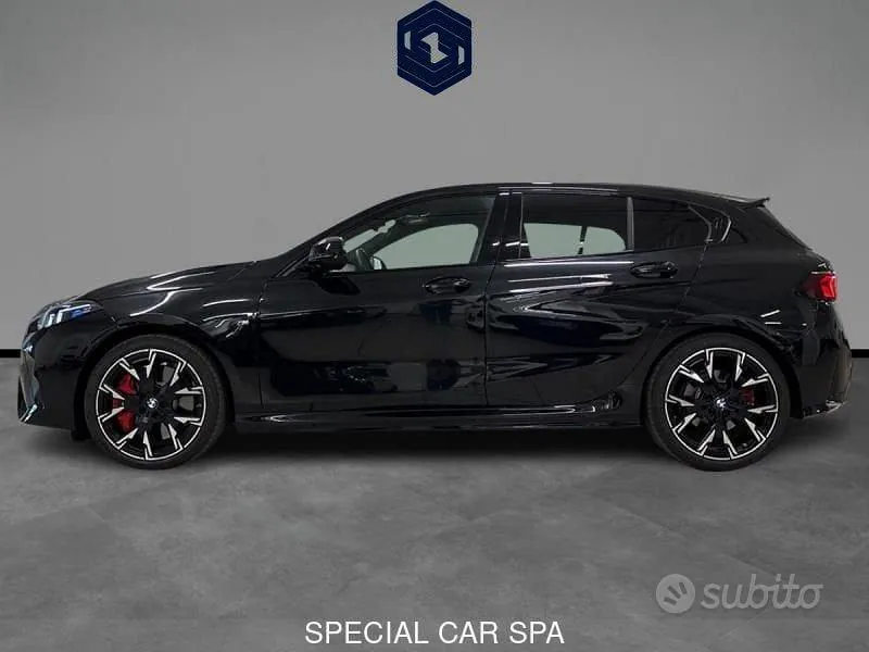 BMW 1 Series 2025 photo 2