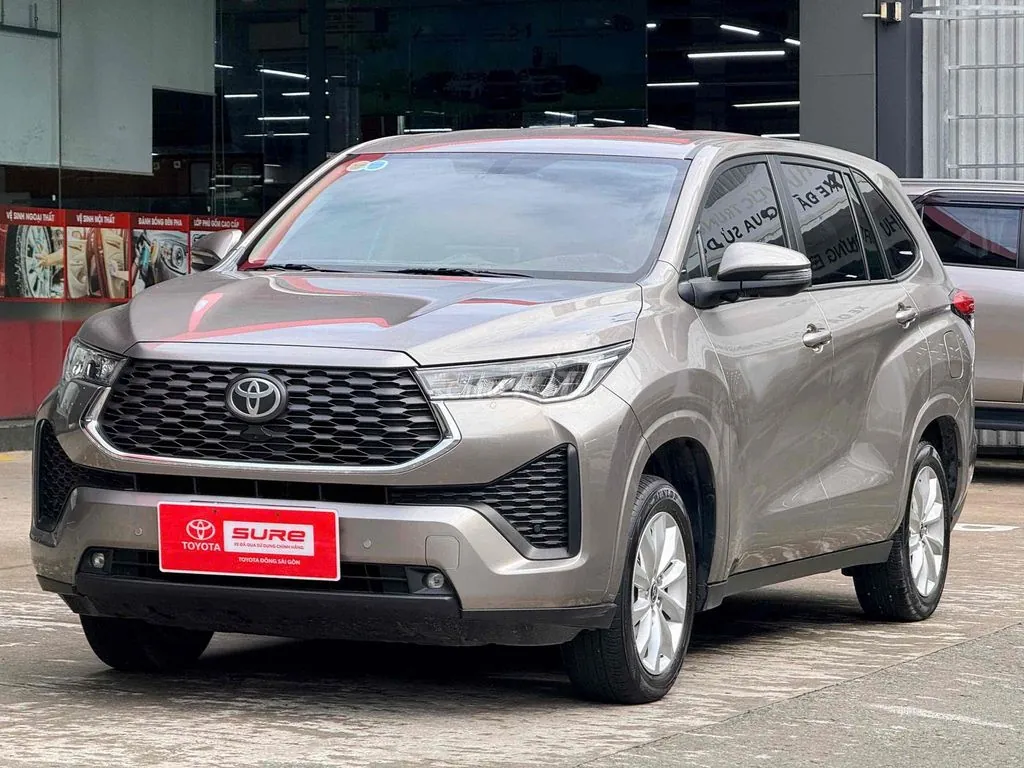 Toyota Innova Cross