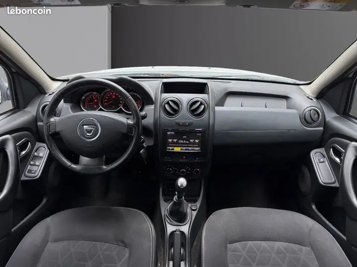 Dacia Duster 2015 photo 2