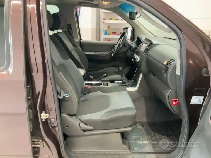 Nissan Navara 2015 photo 4