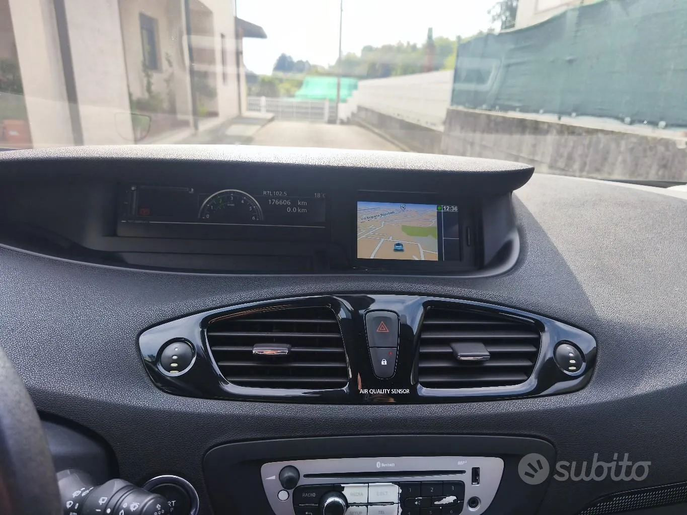 Renault Scenic 2013 photo 4