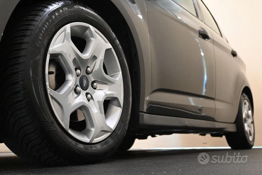 Ford C-Max 2016 photo 4