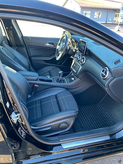 Mercedes-Benz A180 2017 photo 3