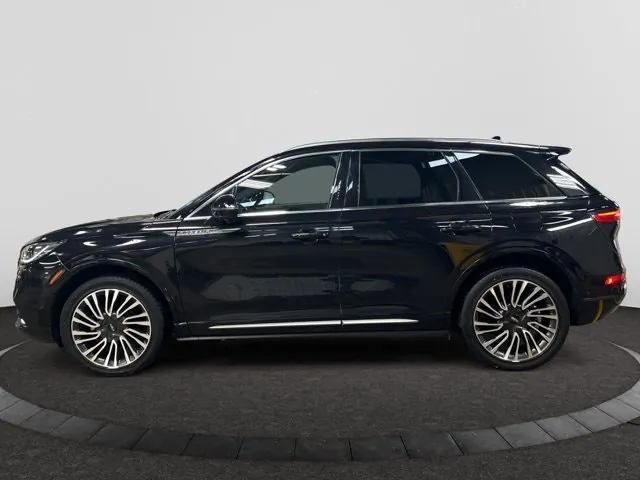 Lincoln Corsair 2021 photo 2