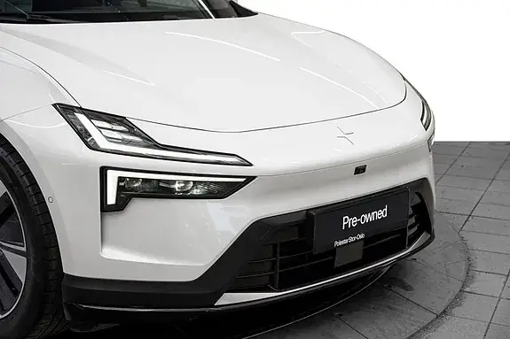 Polestar 4 2025 photo 2