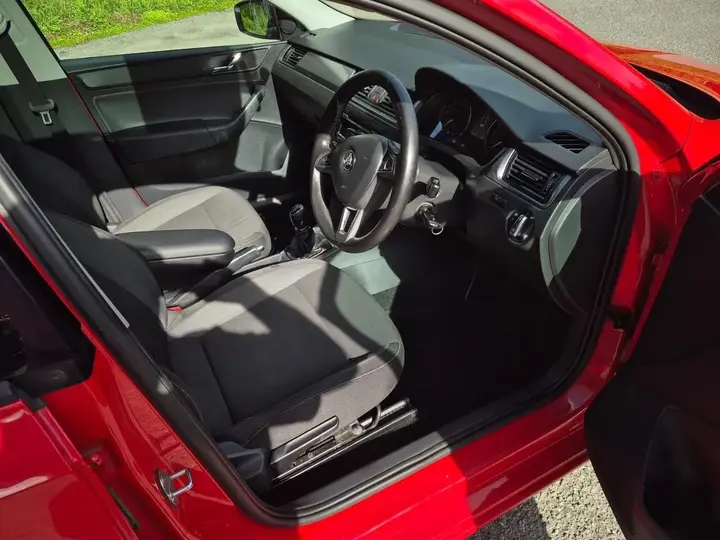 Skoda Rapid 2014 photo 4