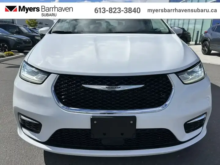Chrysler Pacifica 2023 photo 3