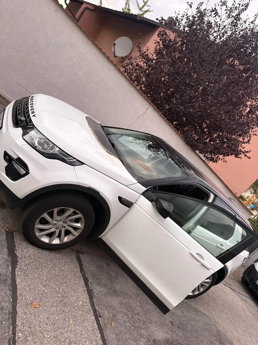 Land Rover Discovery Sport 2019 photo 3
