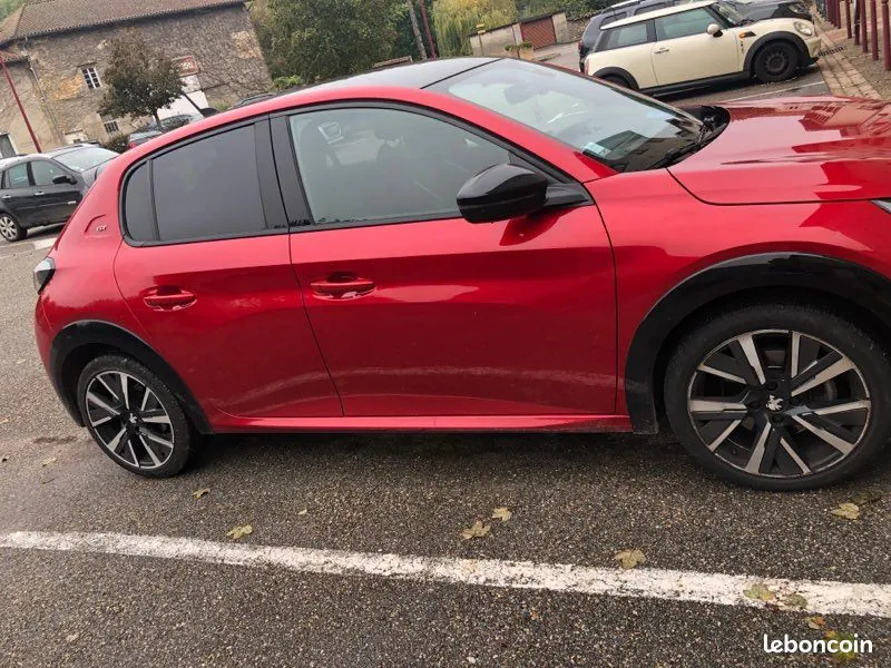 Peugeot 208 2021 photo 3