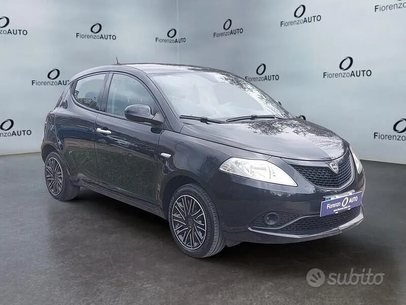 Lancia Ypsilon