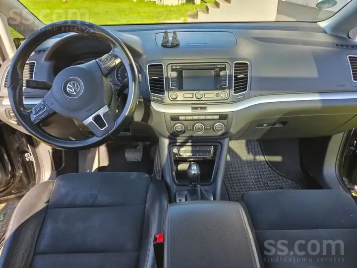 Volkswagen Sharan 2013 photo 5