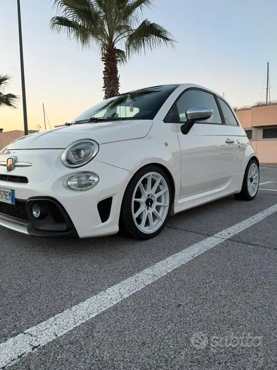 Abarth 595 2016 photo 2