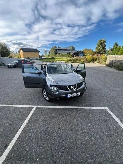 Nissan Juke 2011 photo 2