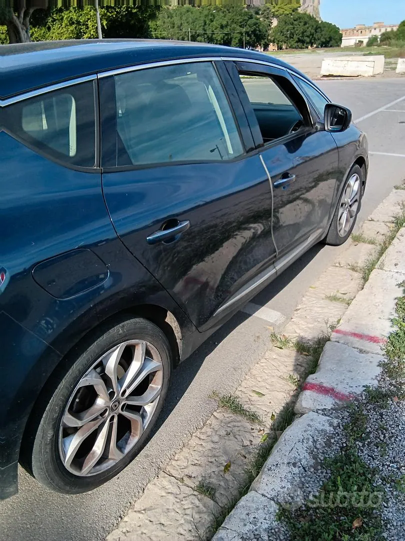 Renault Scenic 2019 photo 2
