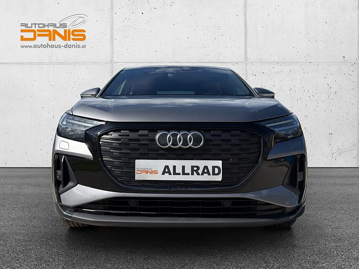 Audi Q4 2022 photo 3