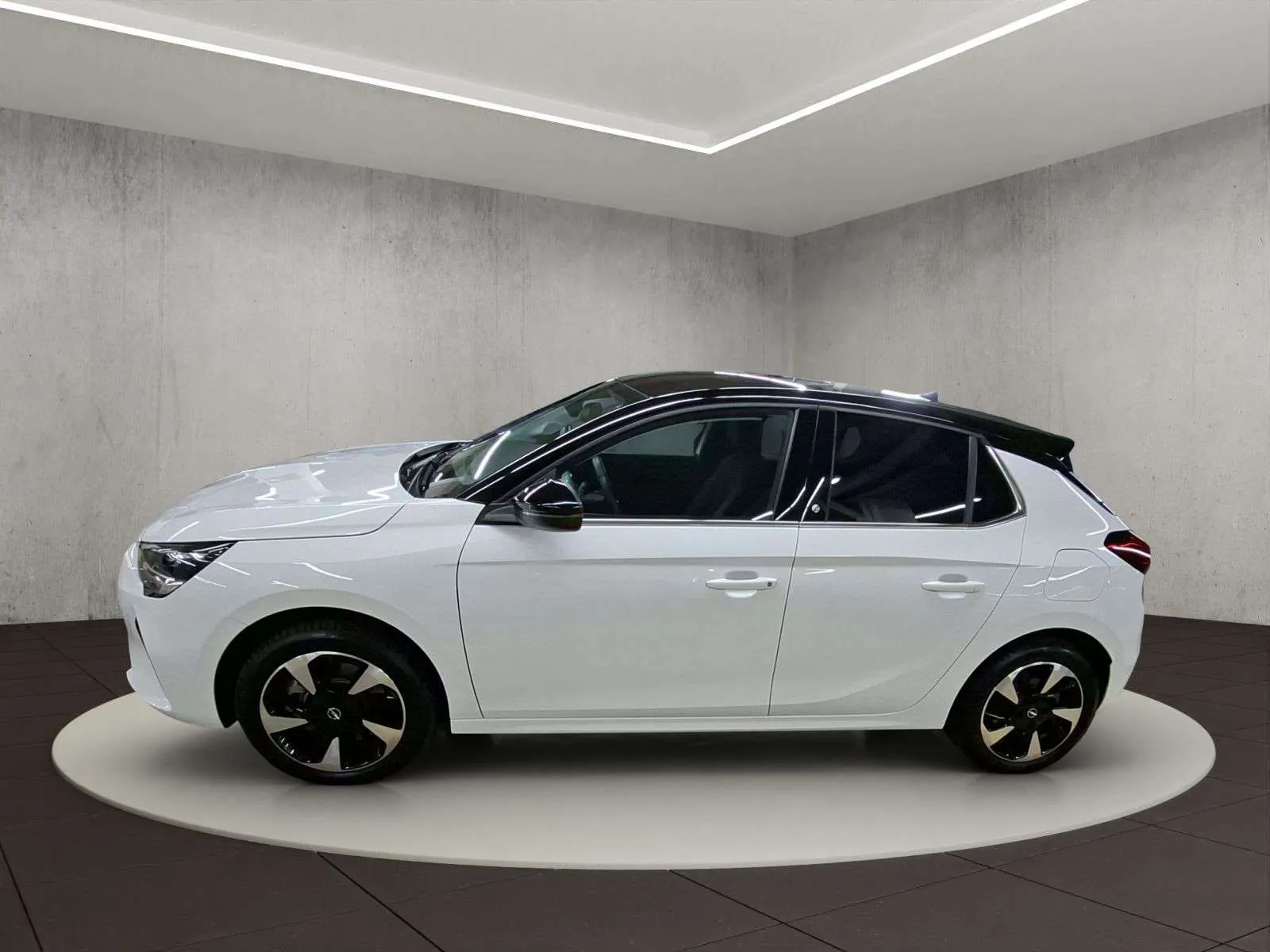 Opel Corsa E 2022 photo 2