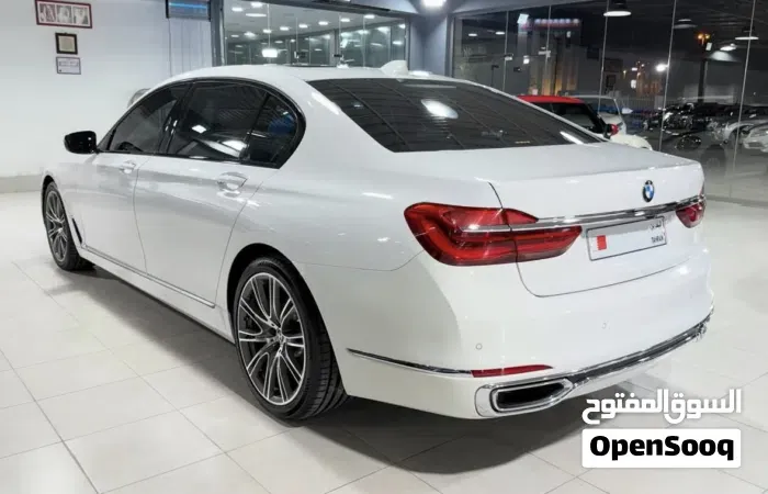 BMW 7 Series 2018 photo 2