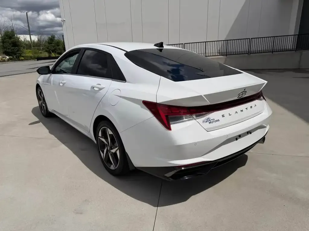 Hyundai Elantra 2022 photo 3