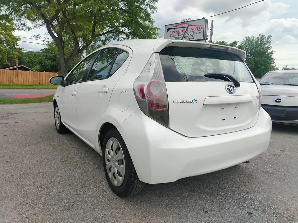 Toyota Prius C 2012 photo 5