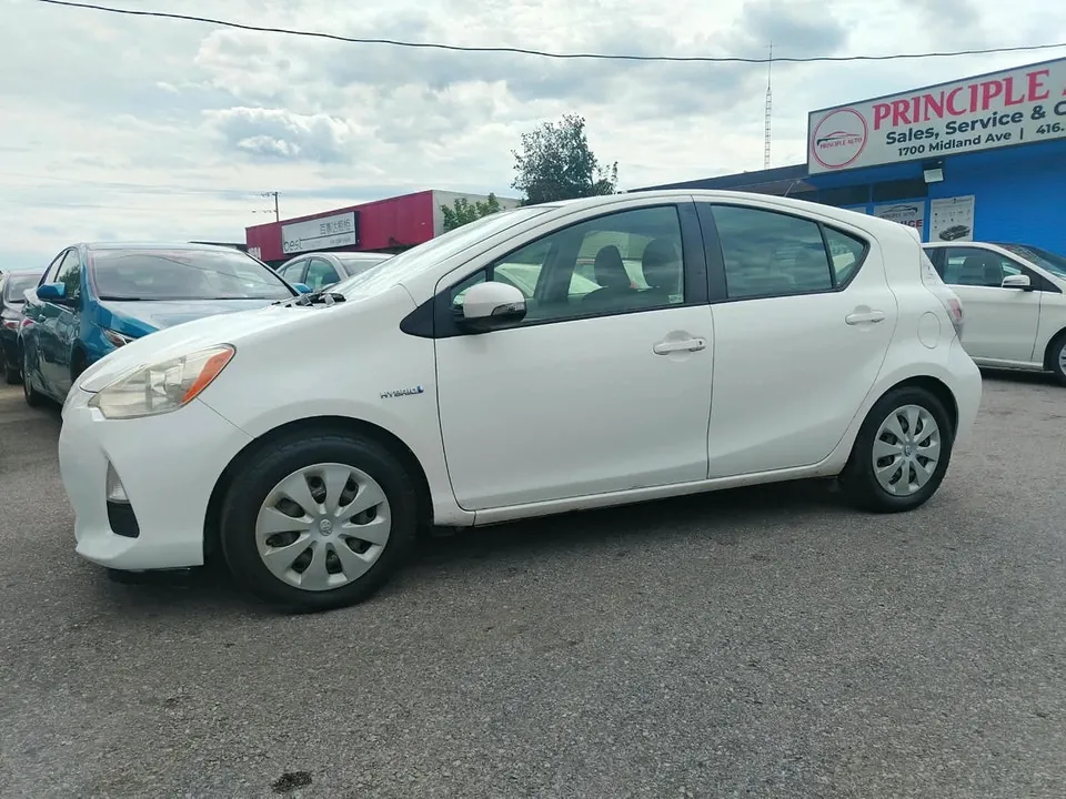 Toyota Prius C 2012 photo 3