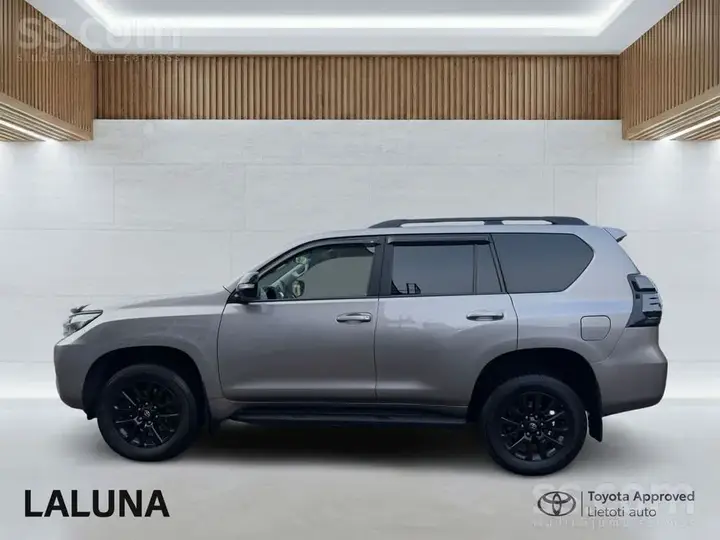 Toyota Land Cruiser 2023 photo 2