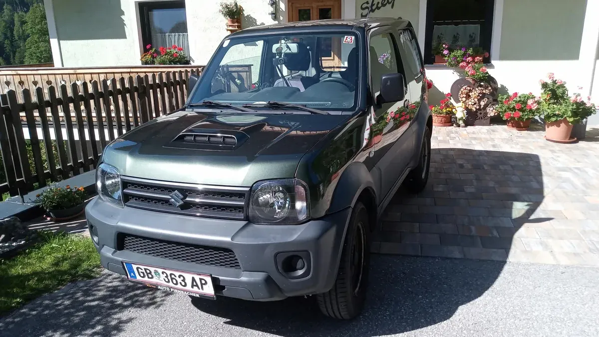 Suzuki Jimny 2017 photo 2
