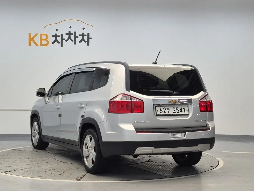 Chevrolet Orlando 2012 photo 2